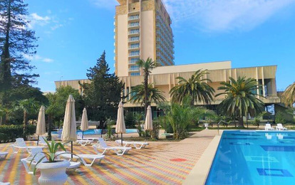 Отель "AMZA PARK HOTEL"